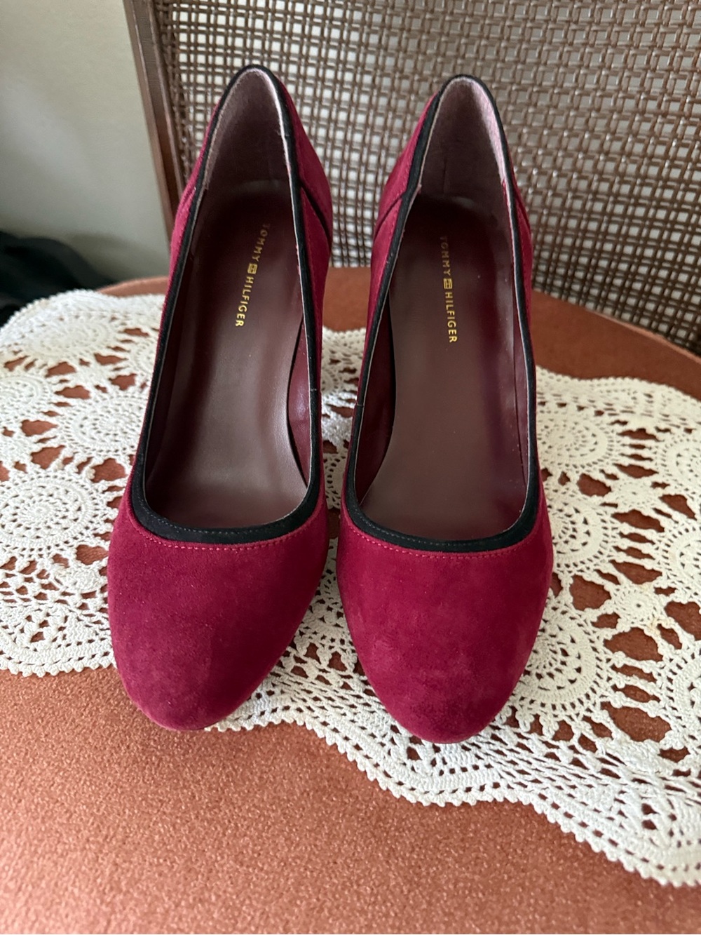 Tommy Hilfiger Wine Suede Round-Toe Pumps with Black Trim
